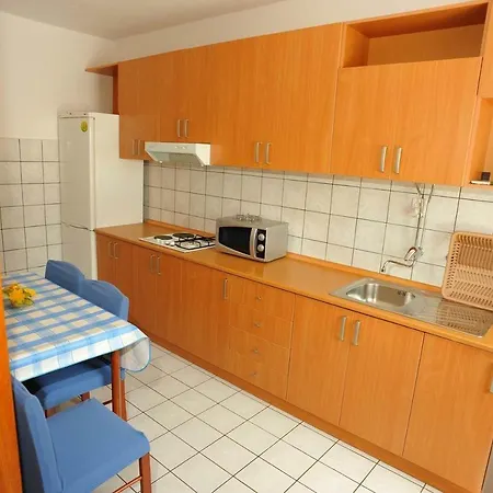 Apartment 16846b