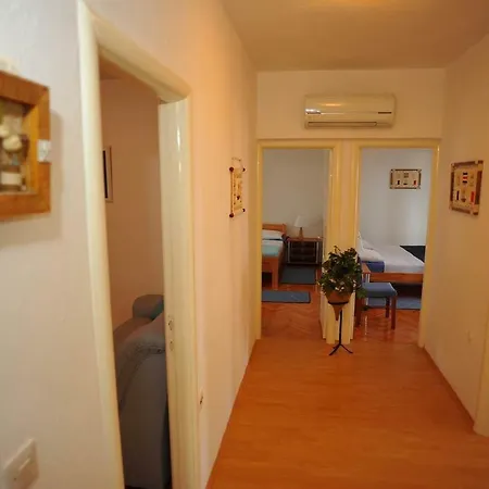 Apartment 16846b Sutivan